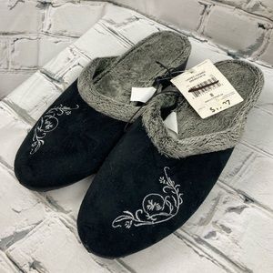 Fleecy wedge women’s slippers